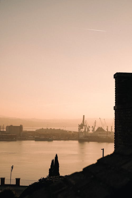 A view of the city from a rooftop