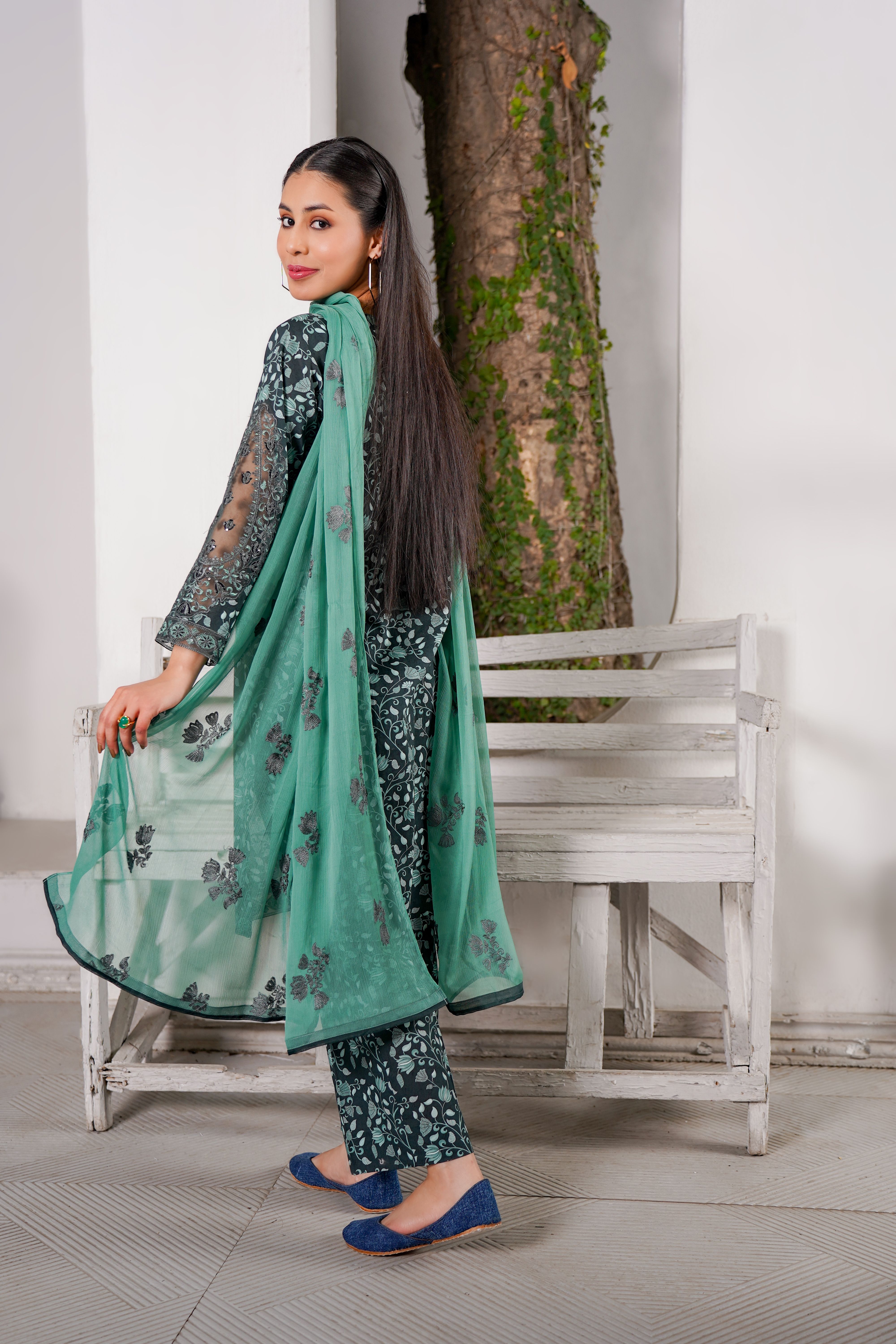 slim fit dress slacks Pakistan Ladies Dress Online: Green Anarkali for Mehndi – HATKE BRIDE main image 0