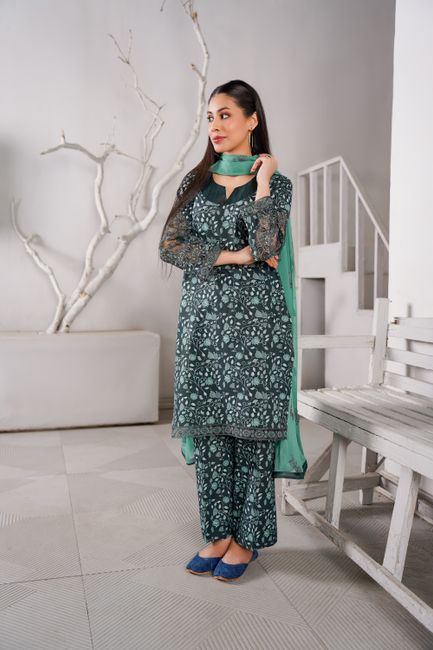 ladies dresses Pakistan