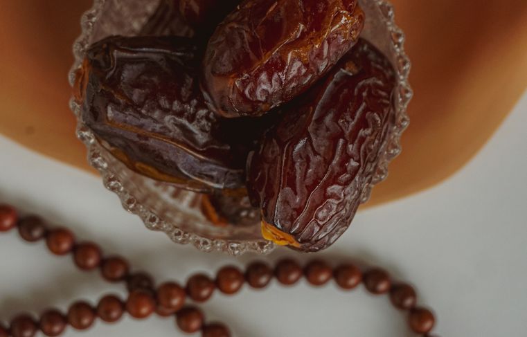 coppia italiana che si incontra per un caffè