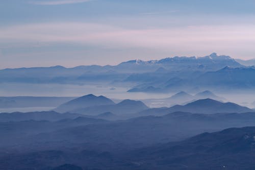 Gratis lagerfoto af bjerge, bjergkæde, dal