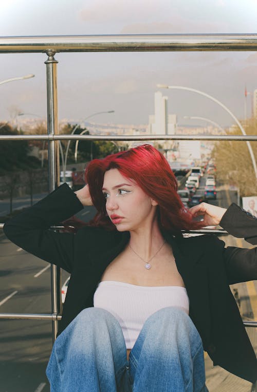 Foto profissional grátis de cabelo tingido, cabelo vermelho, casual