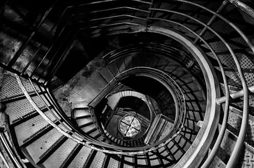 Black and white photo of spiral staircase