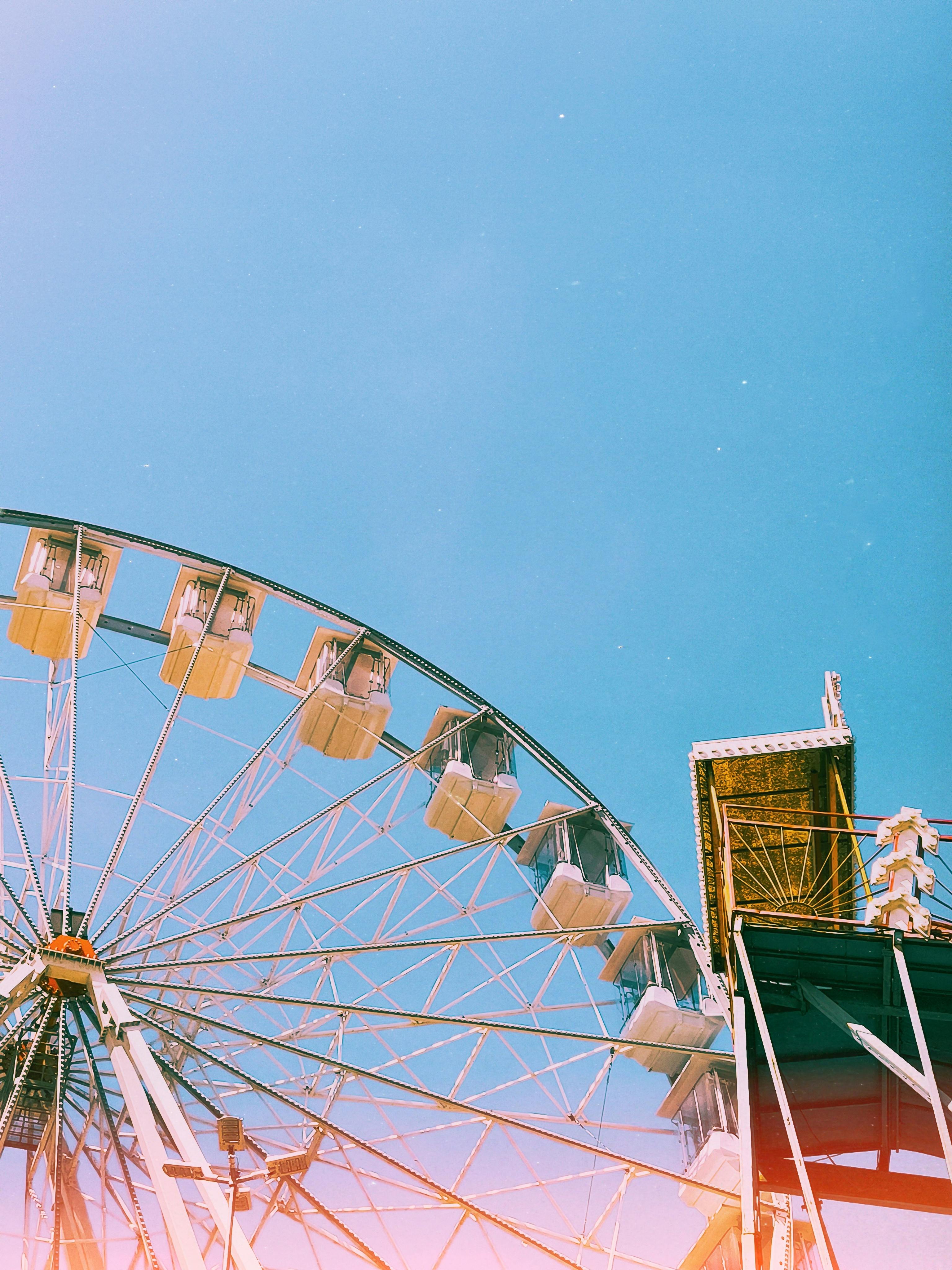 White Steel Ferris Wheel · Free Stock Photo