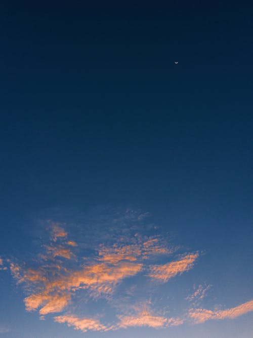 Darmowe zdjęcie z galerii z chmury, księżyc, niebo