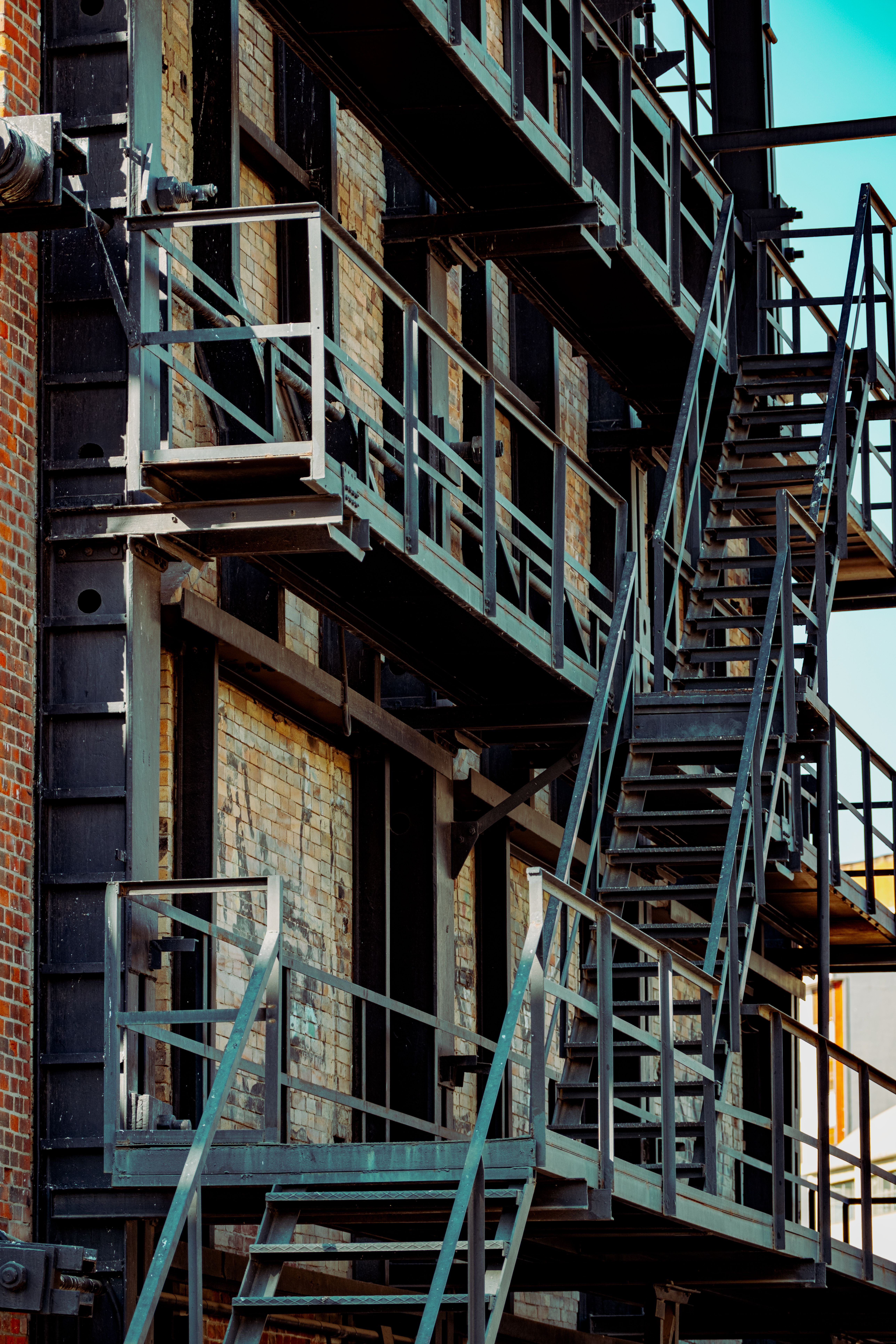 Ladder by the House Building · Free Stock Photo