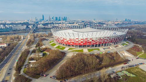 binalar, drone çekimi, Futbol içeren Ücretsiz stok fotoğraf