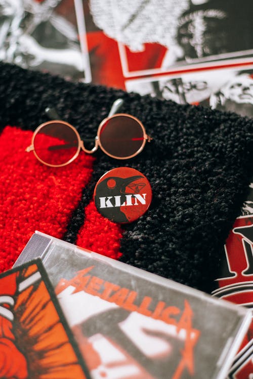Pin, Sunglasses and Metallica Album
