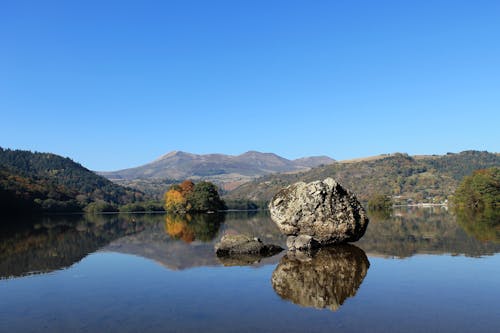 Δωρεάν στοκ φωτογραφιών με Puy-De-Dome, rock, αντανάκλαση