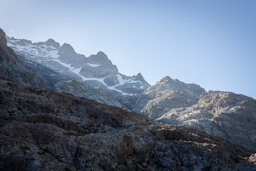 Gratis lagerfoto af bjerge, bjergkæde, klippefyldt