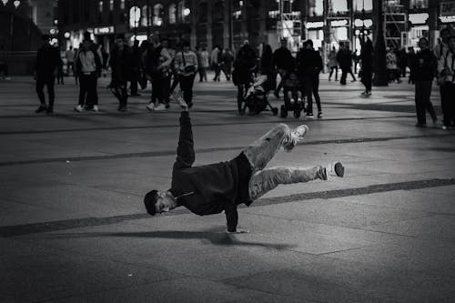 Foto profissional grátis de adulto, agrupar, amontoado