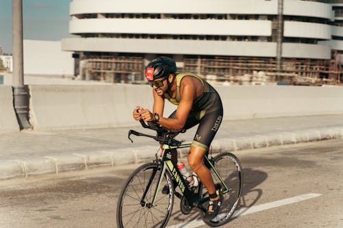 Základová fotografie zdarma na téma časová zkouška, cyklista, helma