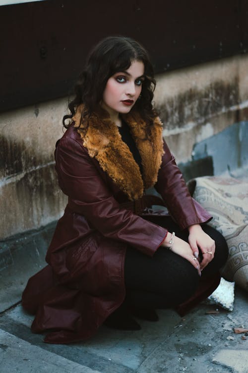 Foto profissional grátis de cabelo comprido, casaco marrom, couro