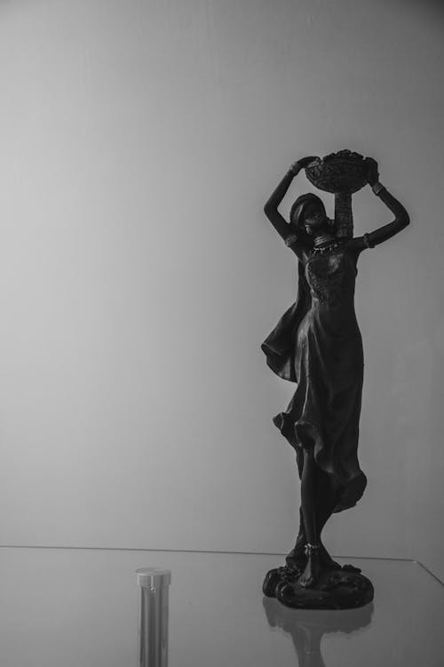 backgrond, gri, heykel içeren Ücretsiz stok fotoğraf