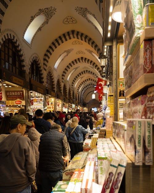Crowd at Egyptian Bazaar in Istanbul