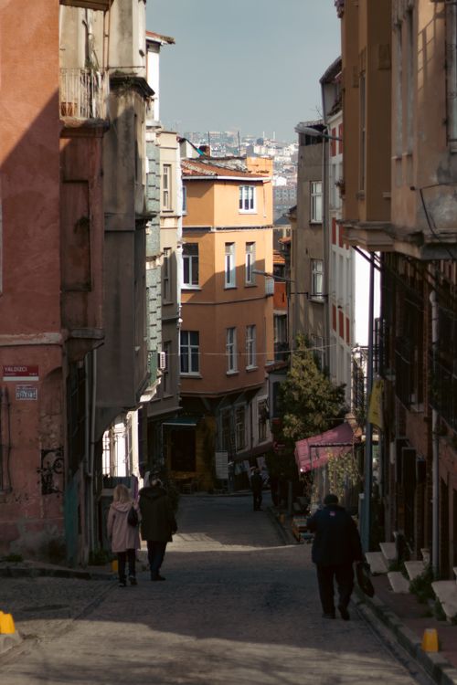 Free Discover a picturesque alleyway in Istanbul's historic district, showcasing the city's vibrant architecture. Stock Photo