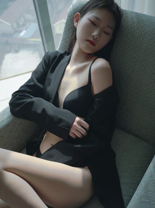 Ingyenes stockfotó ázsiai nő, becsukott szemek, divatfotózás témában
