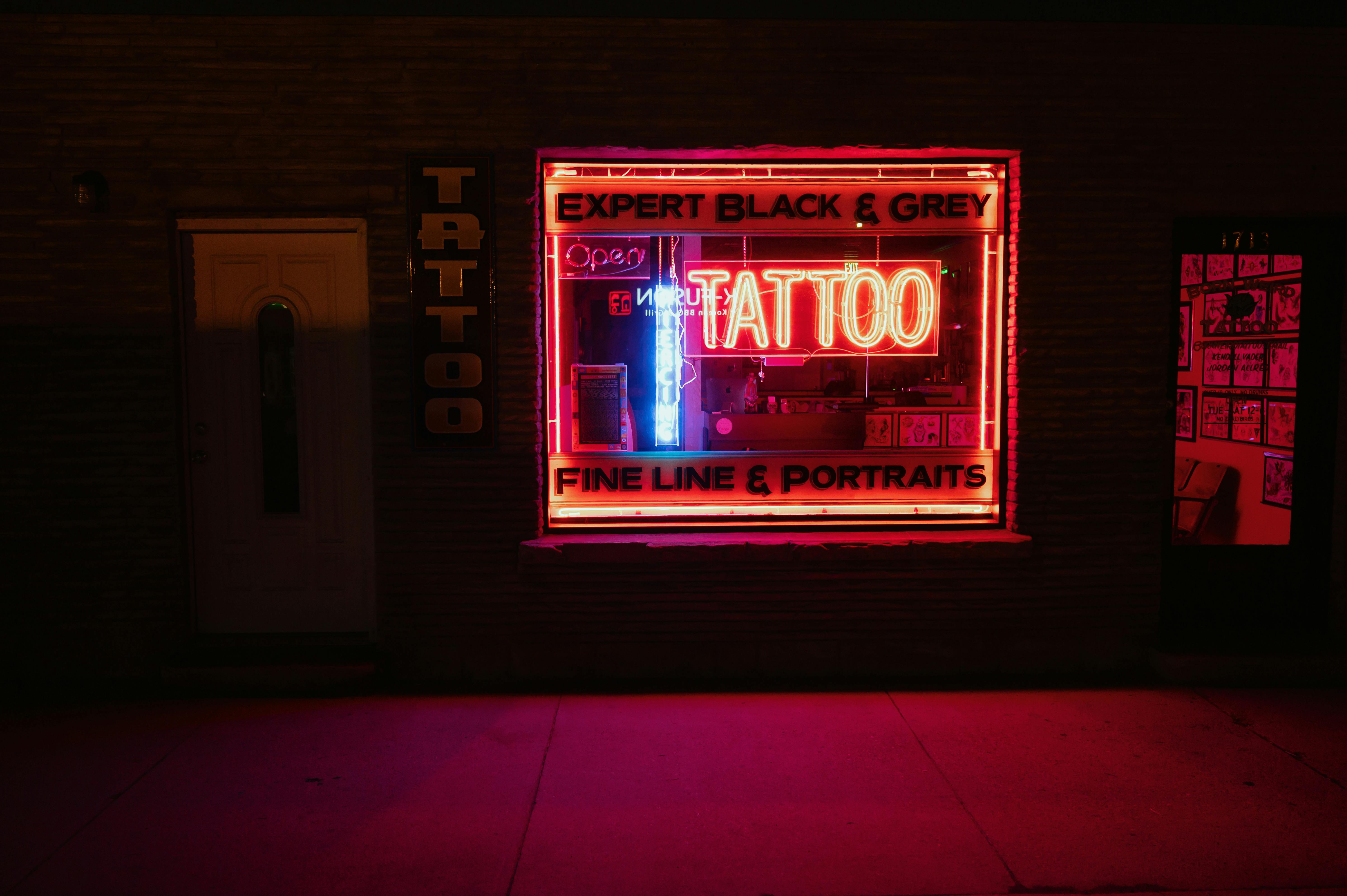 Red Neon Light · Free Stock Photo