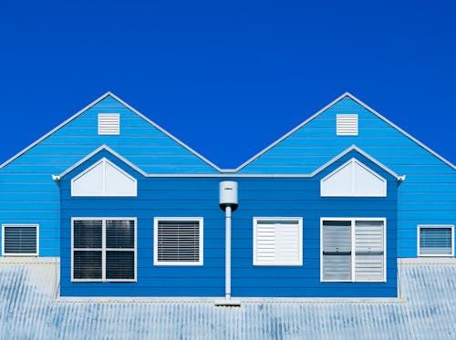 건물 외관, 목조, 블루의 무료 스톡 사진