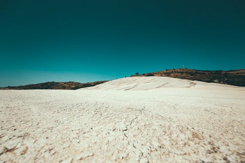 Foto profissional grátis de areia, árido, céu limpo