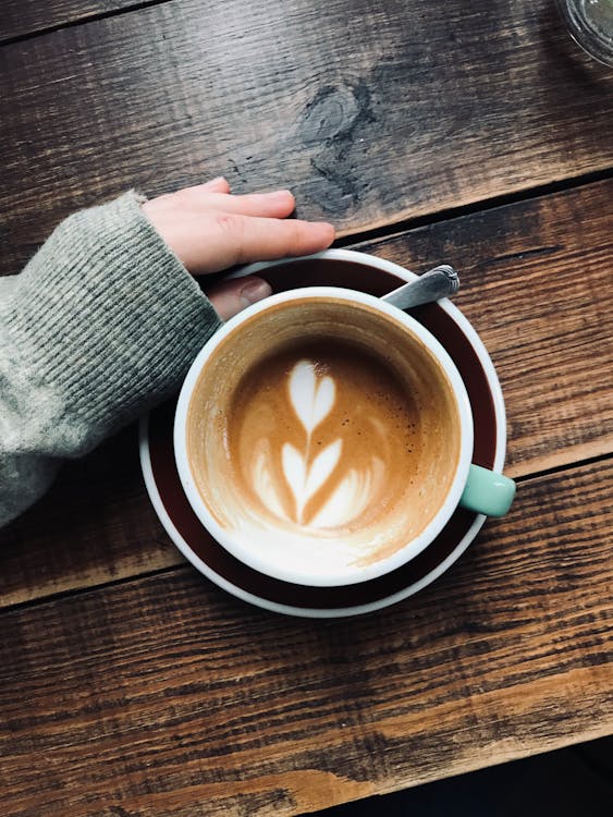 Ingyenes stockfotó asztal, bögre, cappuccino témában