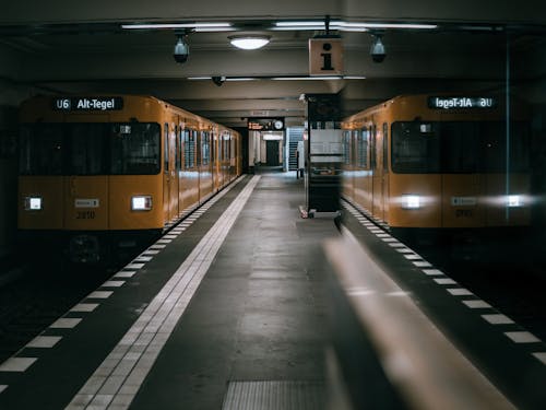 Fotos de stock gratuitas de Alemania, andén de metro, Berlín