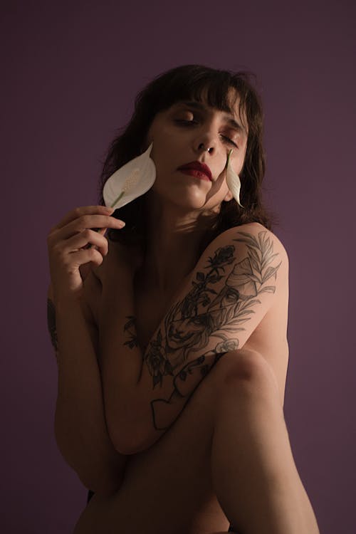 刺青, 咖啡色頭髮的女人, 垂直拍攝 的 免費圖庫相片