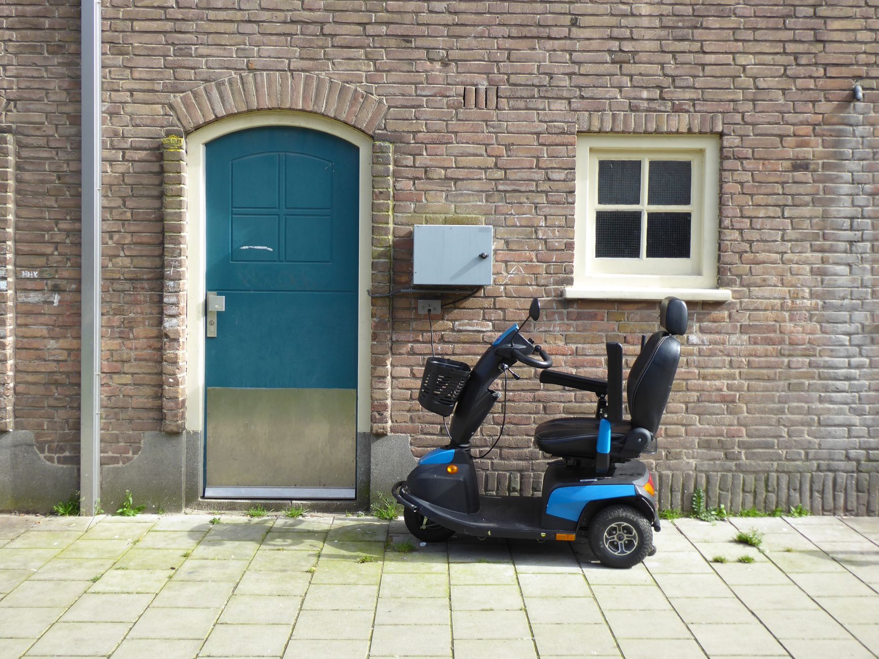 Scooterrijder valt in Oss, medische hulp ter plaatse