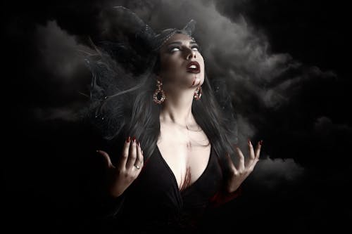 Безкоштовне стокове фото на тему «вампір, дим, жінка»