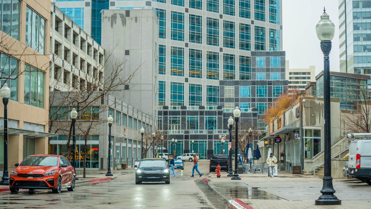 How to Enter Restaurant Freebies in Wichita, Kansas Without Scams