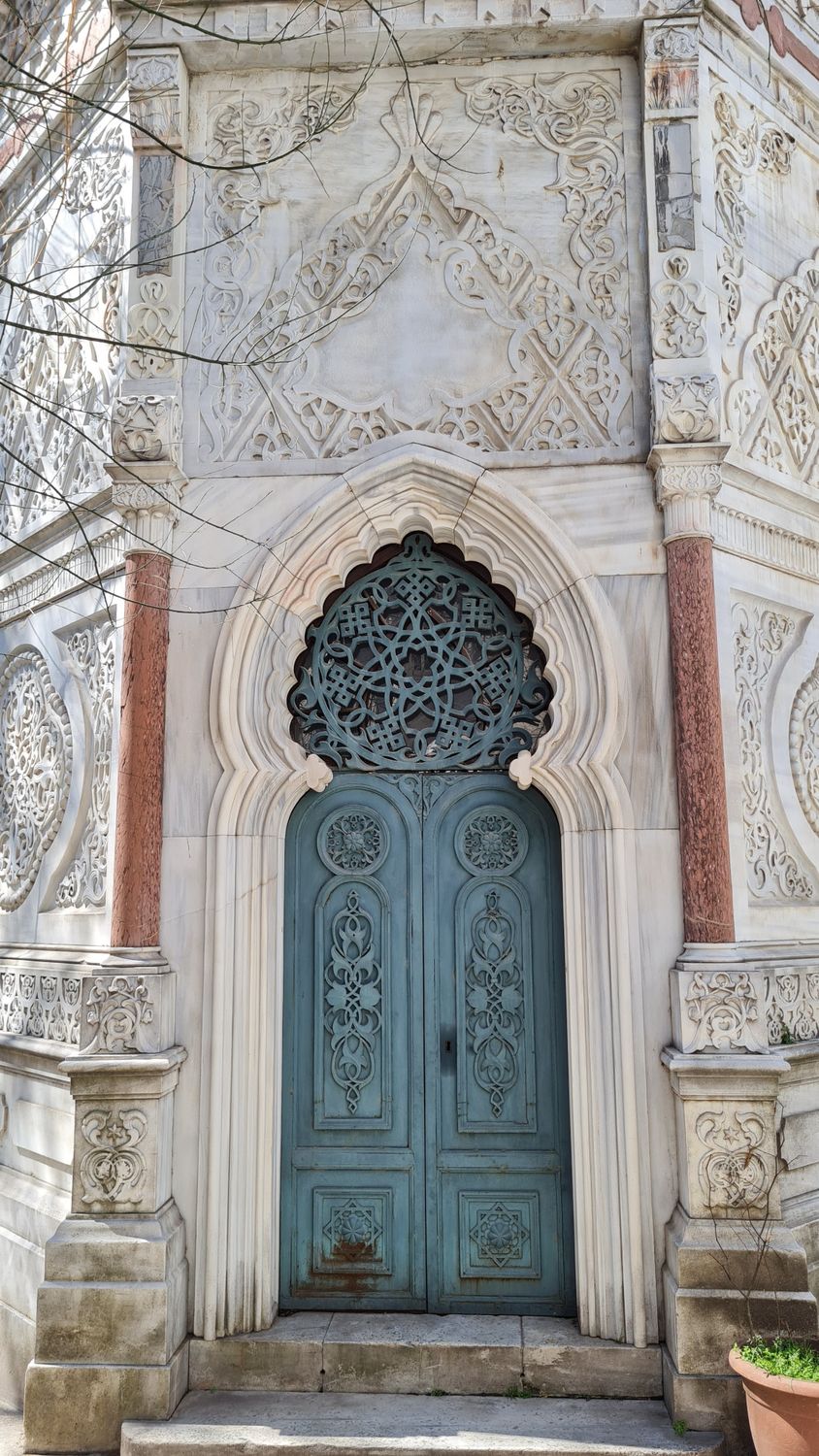 Blue Mosque Gate Blue Gate in a Mosque in Istanbul · Free Stock Photo