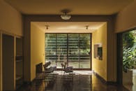 圣保罗的优雅客房以现代设计和自然光线为特色