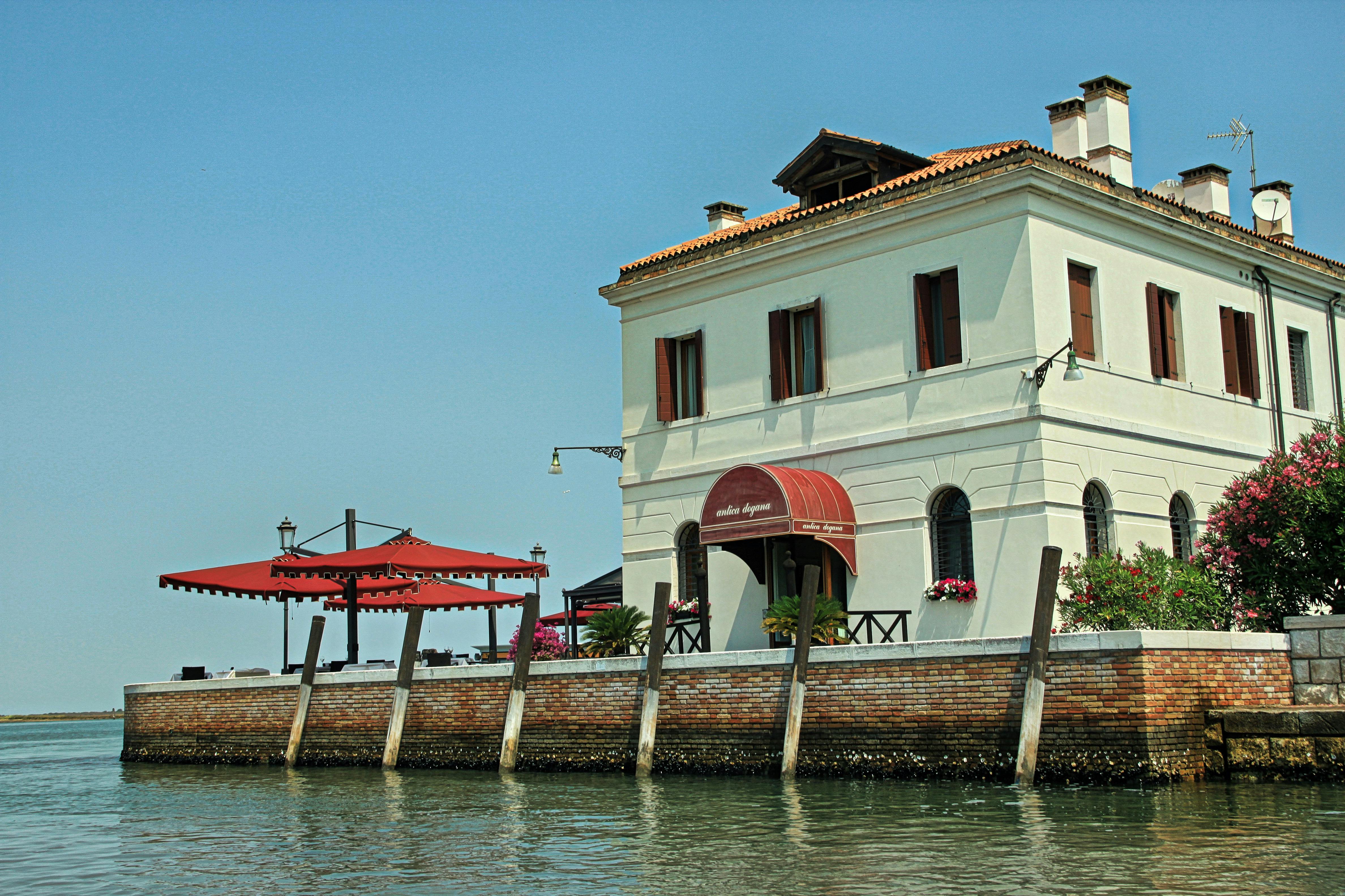 アルフレスコ画, アンティカ ドガーナ, イタリア, イタリアの海岸, ウォーターフロント, タウン, トレポルティ, バケーションスポット