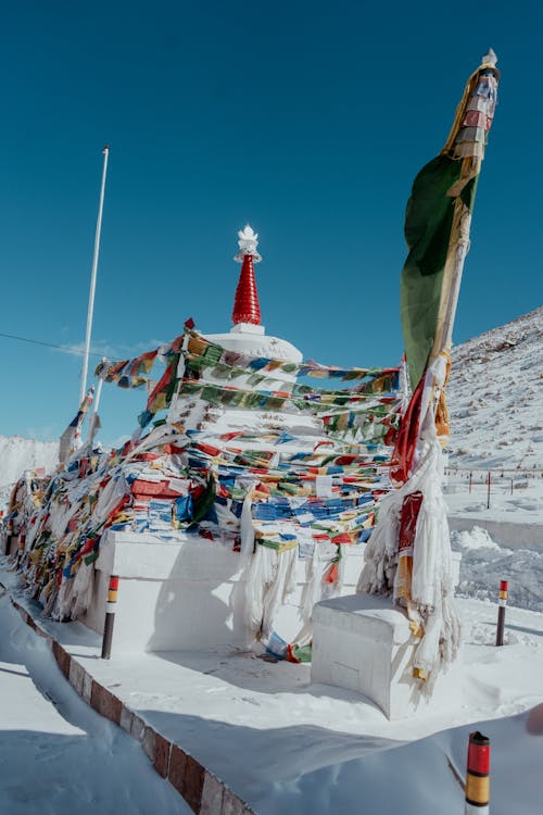 Budist, Budizm, dağlar içeren Ücretsiz stok fotoğraf