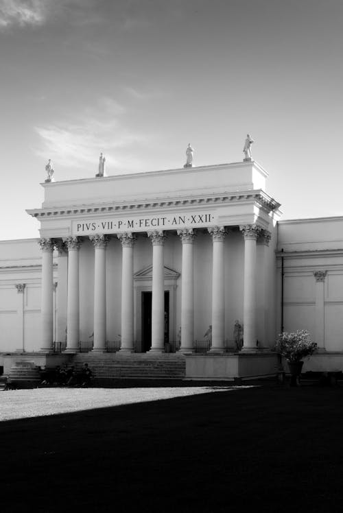 Black and white photo of a large building