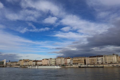 Ilmainen kuvapankkikuva tunnisteilla Budapest, joen ranta, joki