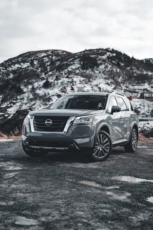 The 2020 nissan pathfinder parked on a snowy road