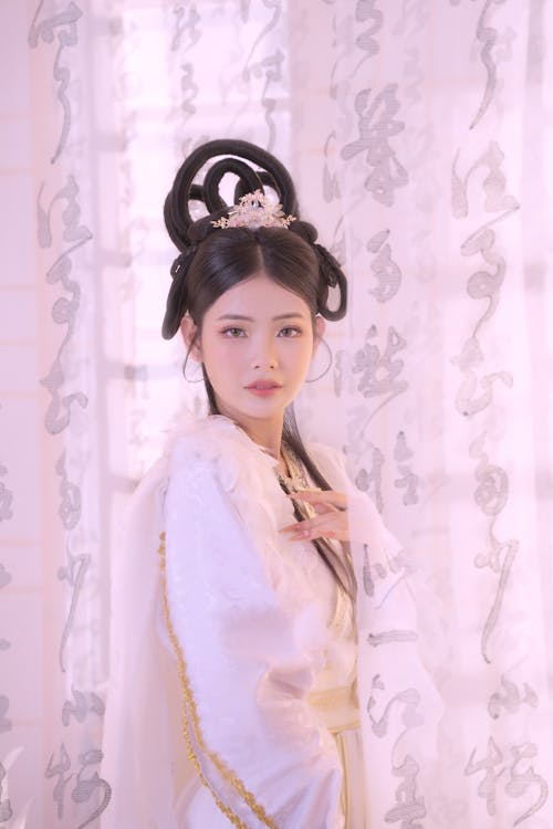 Chinese traditional costume for women