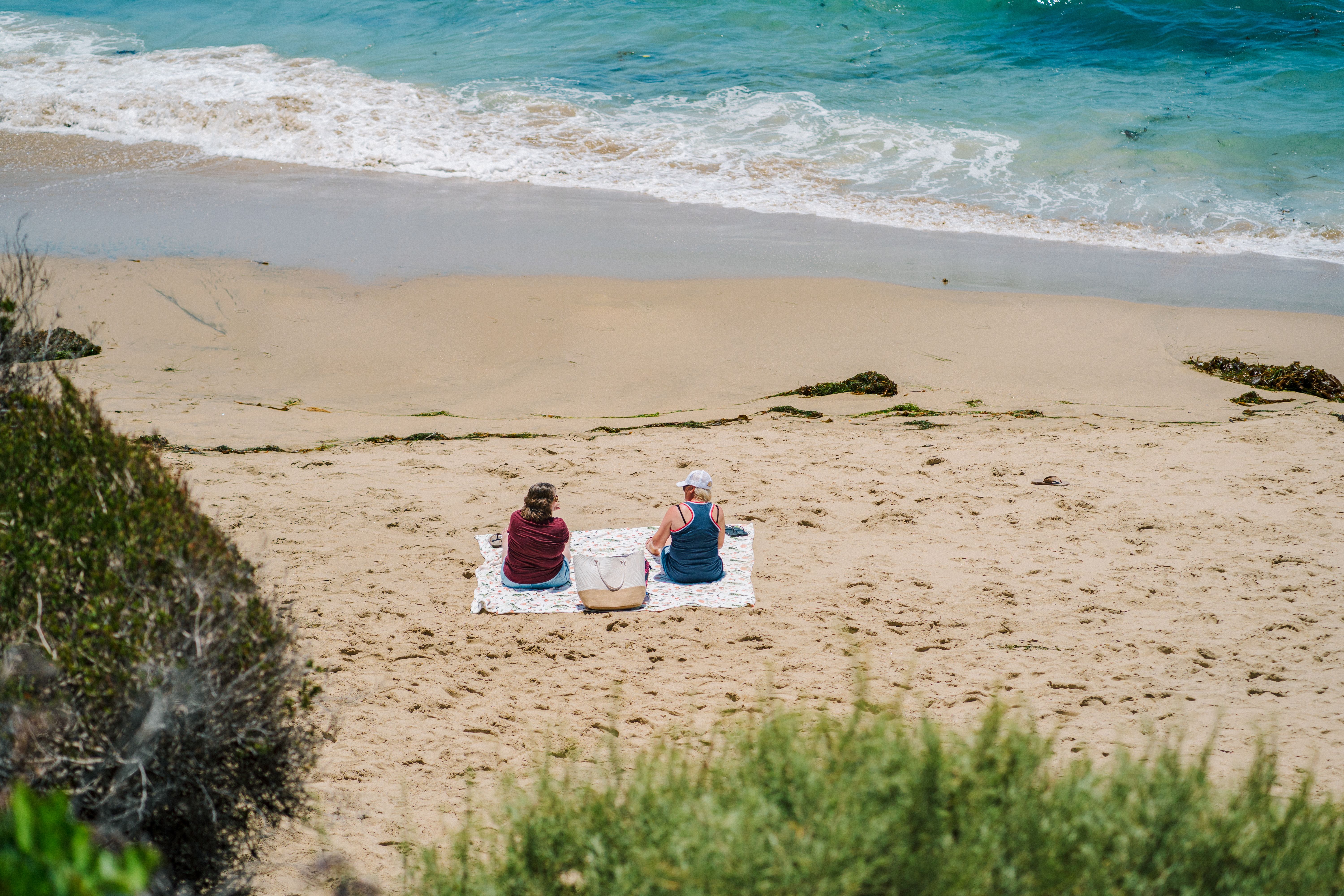 Hedge fund gardening leave and the art of job offers on the beach — Photo by Eunjin Baek on Pexels