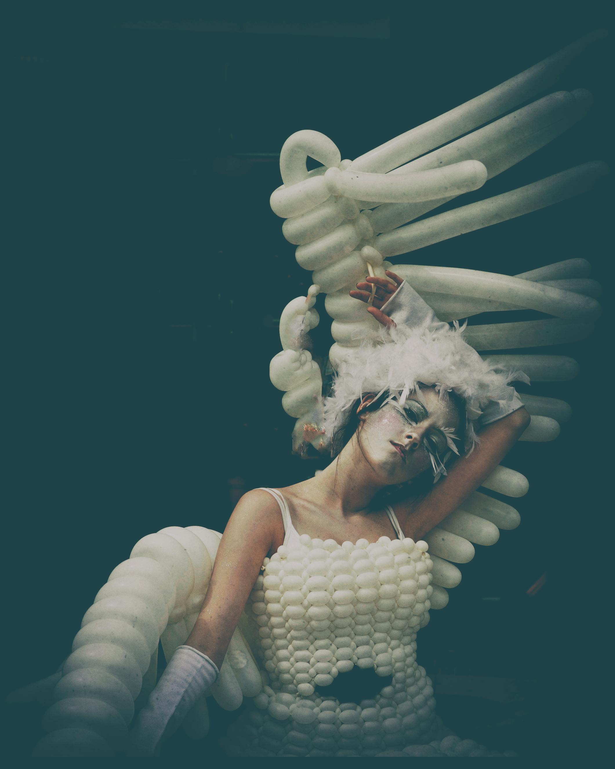 Ücretsiz avangart moda, balon kostümü, balon sanatı içeren Ücretsiz stok fotoğraf Stok Fotoğraflar