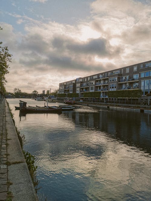 Gratis stockfoto met boten, gebouw, kanaal