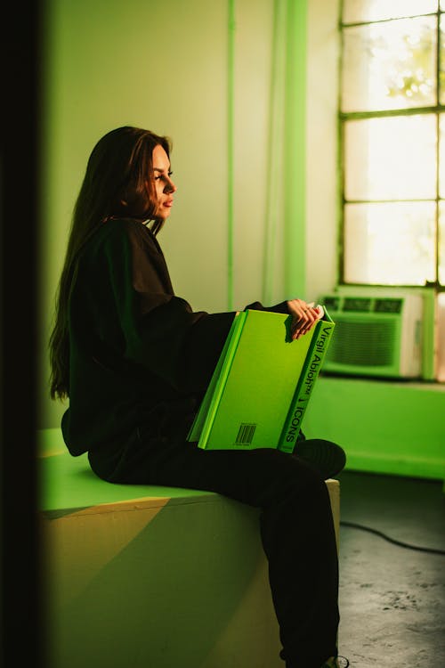 Бесплатное стоковое фото с дневной свет, женщина, зеленый