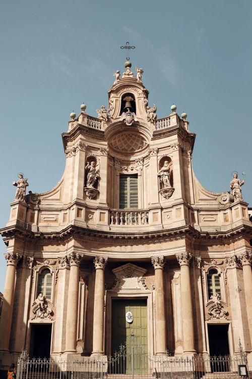 Free A stunning Baroque church facade in Catania, showcasing intricate architecture and historical design. Stock Photo