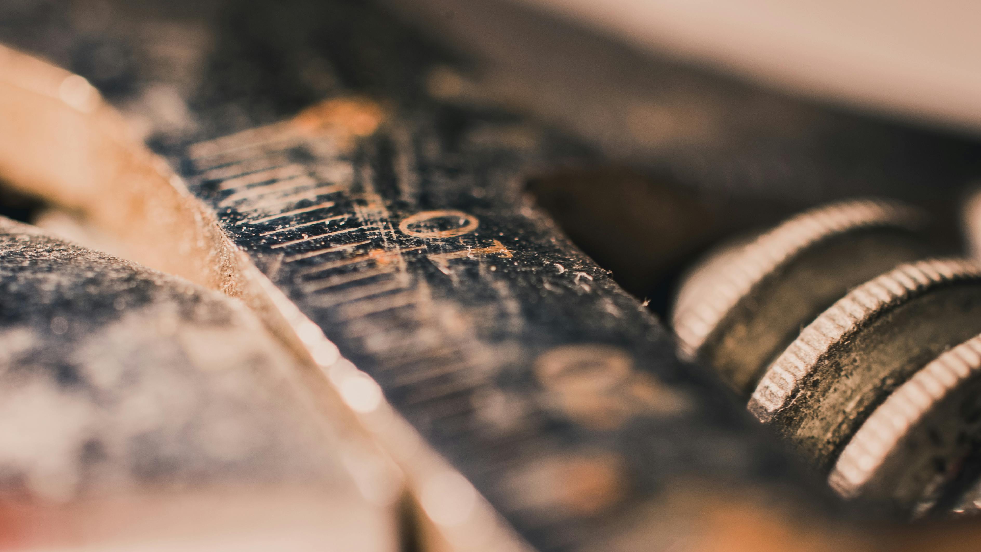 宏观金相与微观金相：交织的宇宙