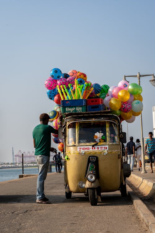 Základová fotografie zdarma na téma auto rickshaw, balóny, barevný