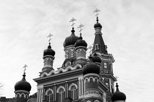 Free Elegant black and white image of St. Stephen's Orthodox Church in Riga, showcasing baroque architecture. Stock Photo