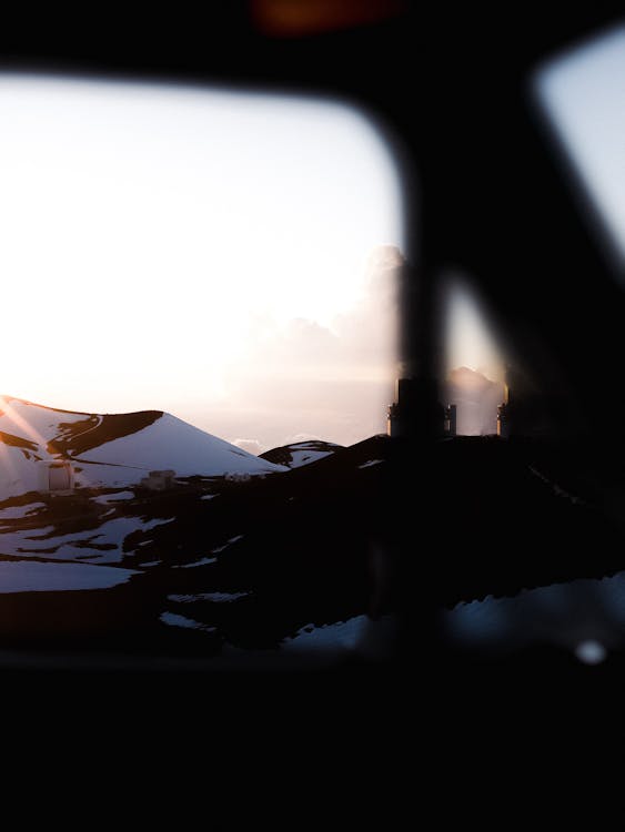 White snow mountains 