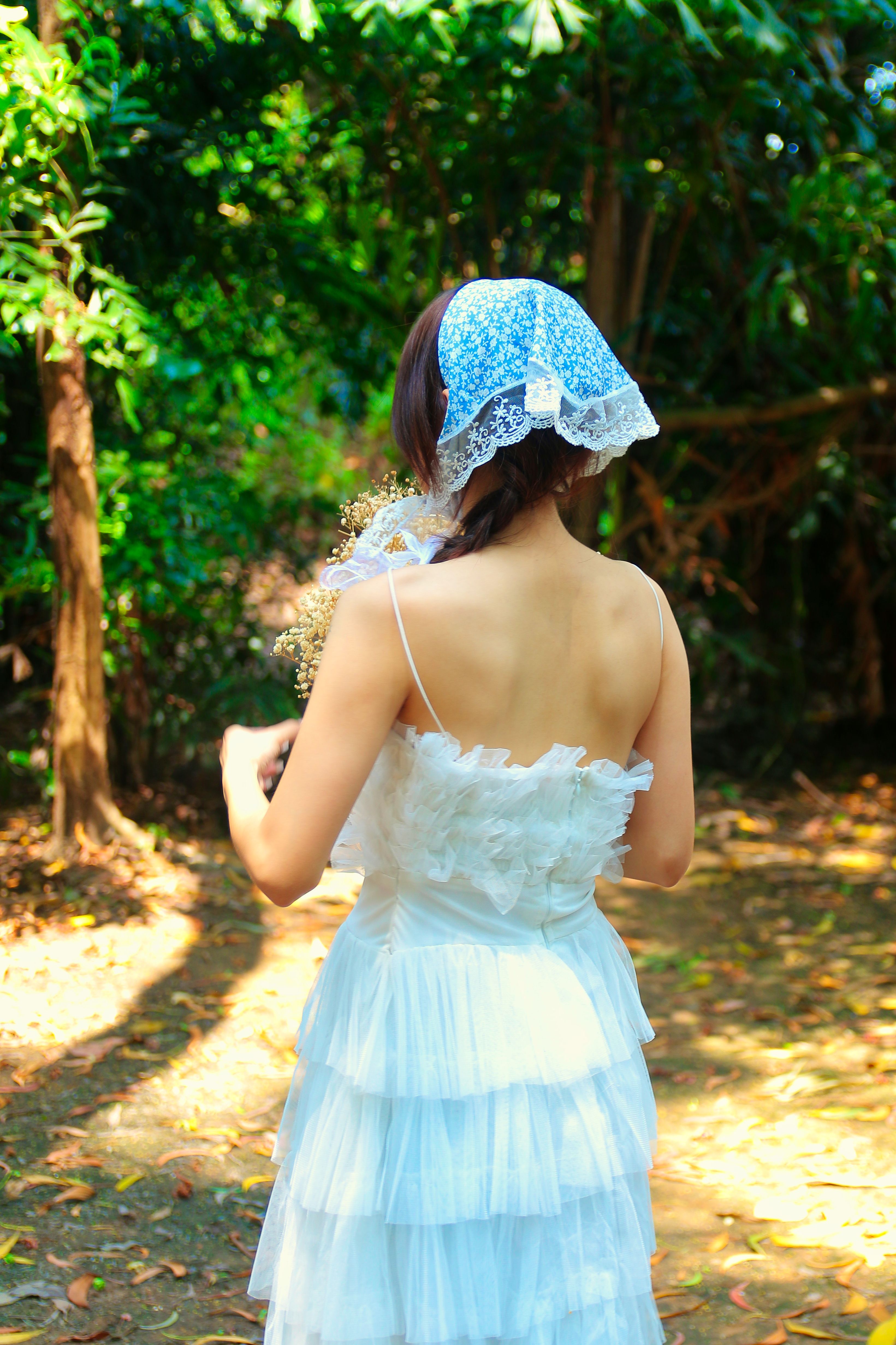 chinese dress ladies Divine Beauty Paneled Lace Handkerchief Midi Dress main image 0