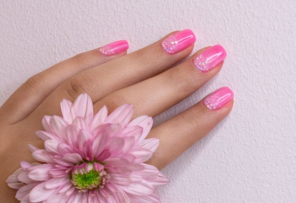 Pink glitter party nails, short and sparkly