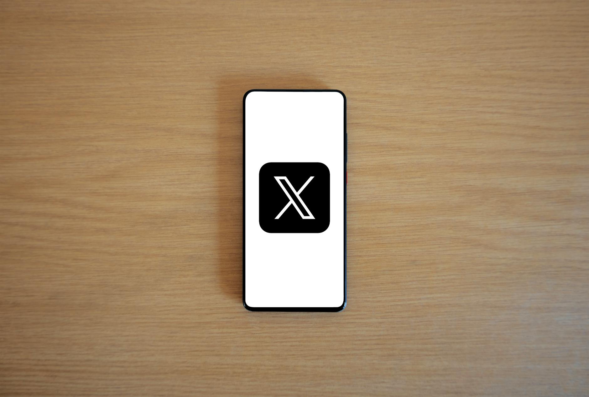 https://www.pexels.com/photo/x-logo-on-smartphone-20716644/